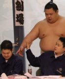 【デブ画像】相撲男子のひとコマ